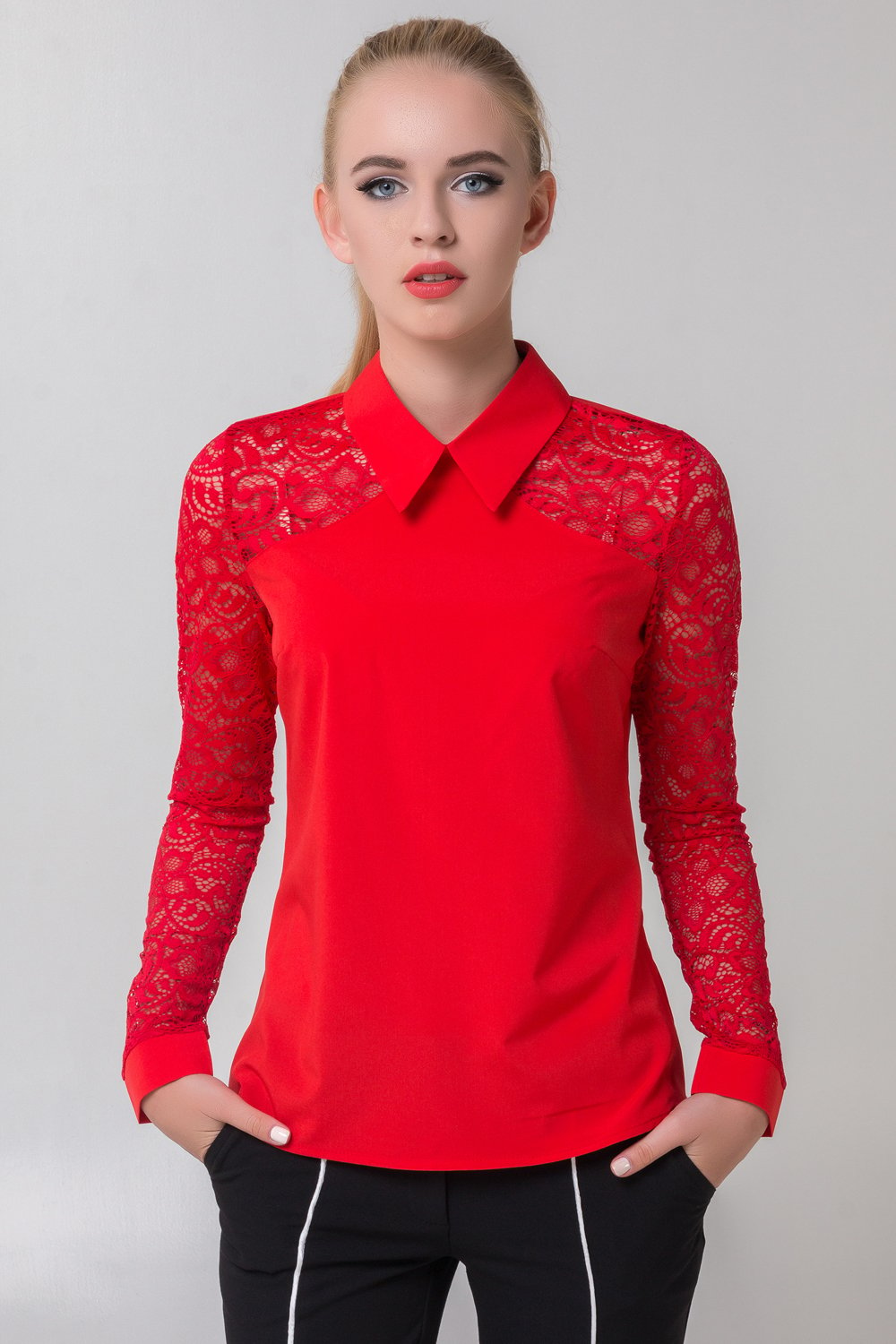Червона блуза з гіпюровими рукавами