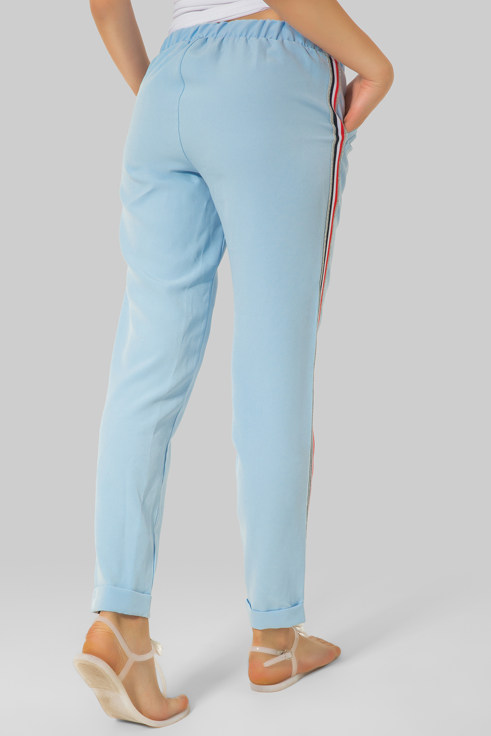 Светло-голубые брюки с лампасами