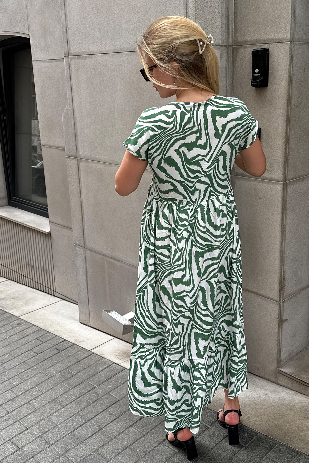 Green scoop neck midi dress