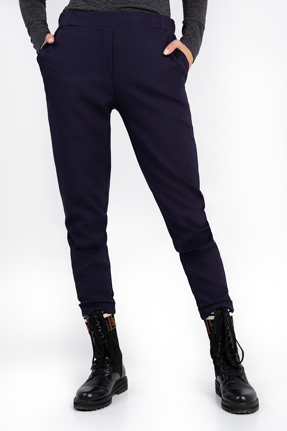 Basic trousers with pockets