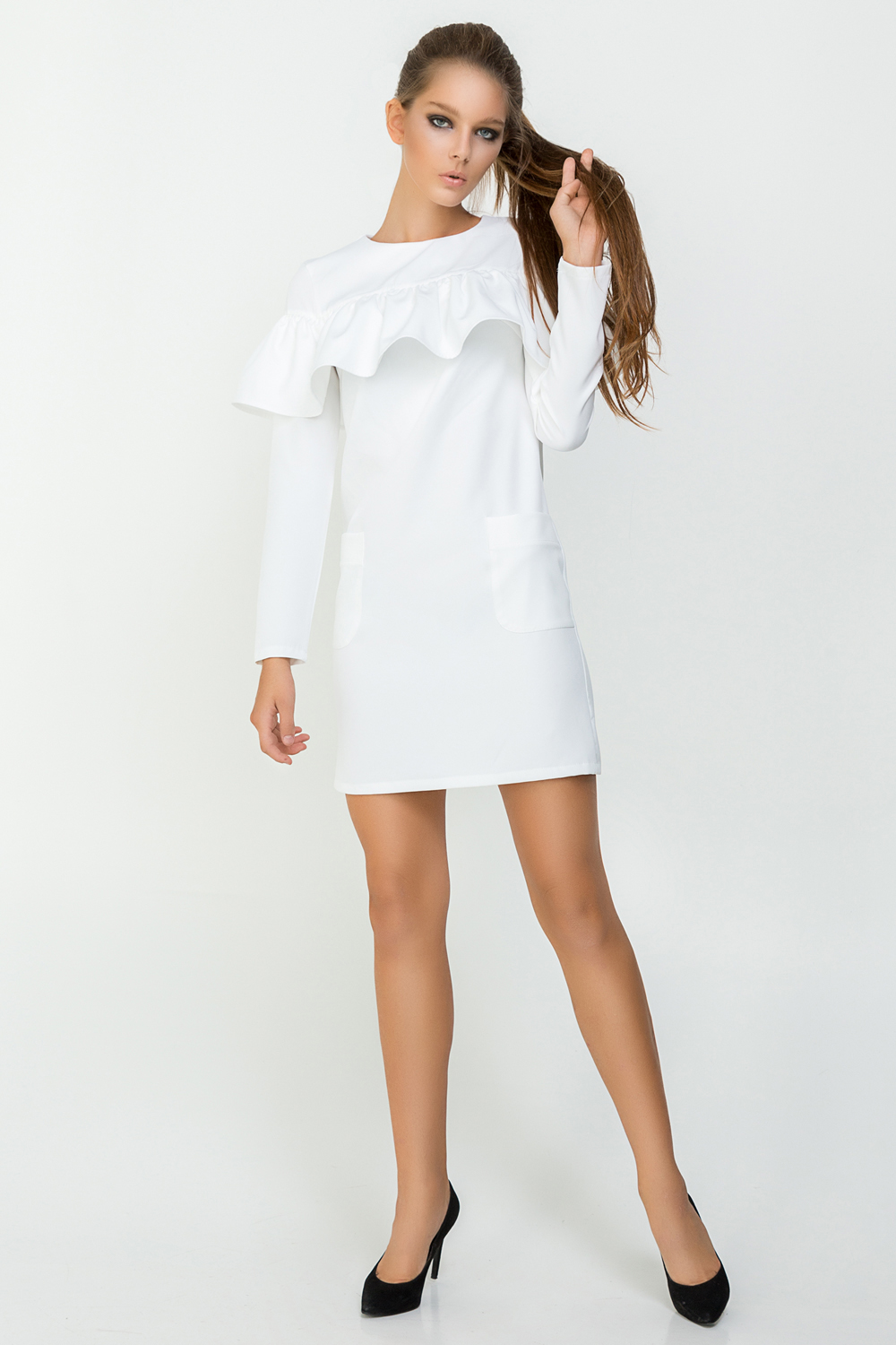 Платье с пелериной белого цвета