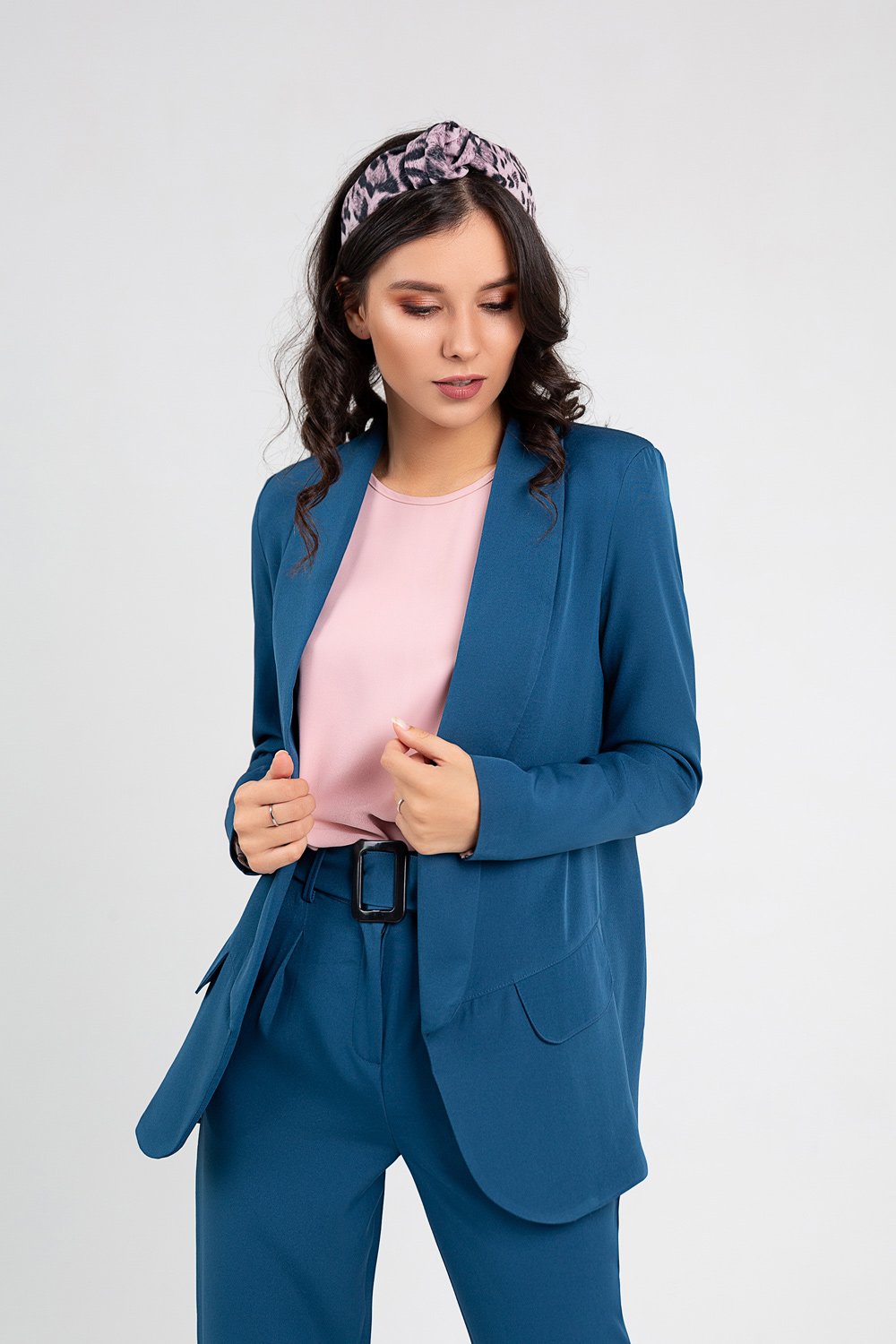 Jacket with collar apage