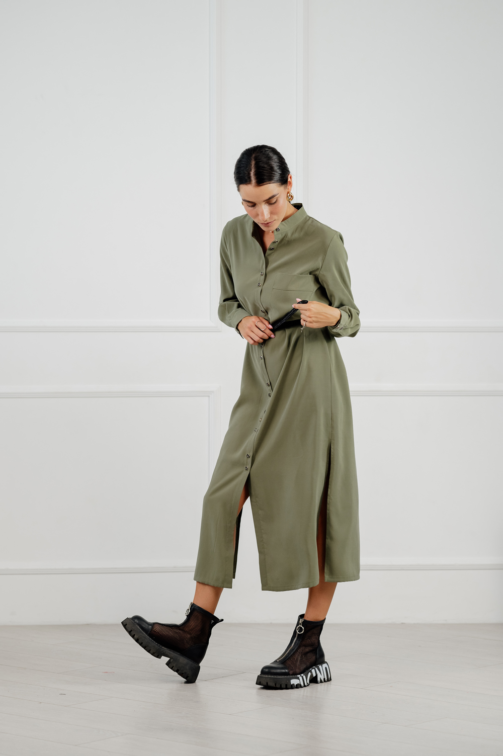 Loose cut dress in a bright on-trend khaki shade