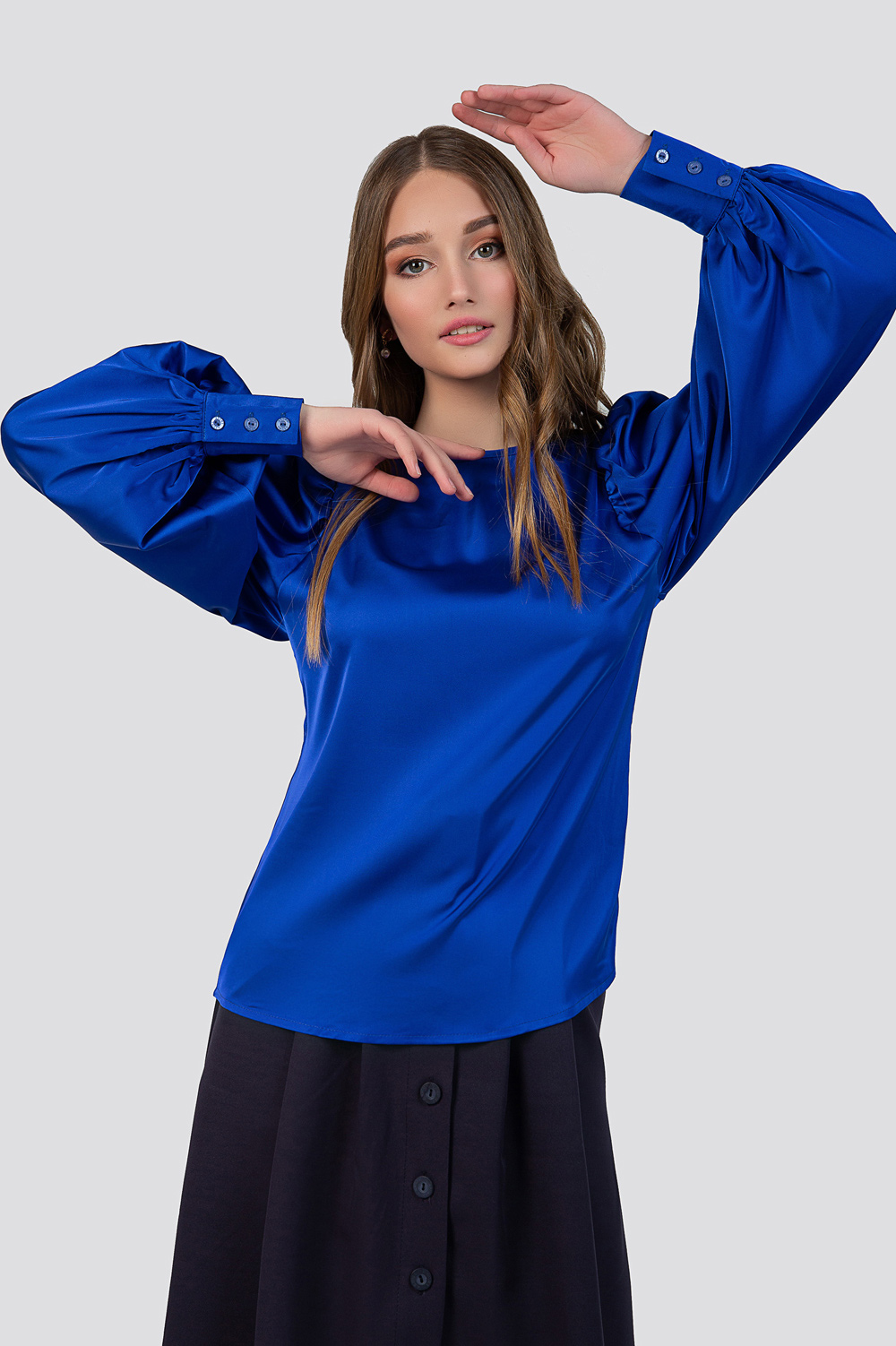 Трендовая синя блуза з об'ємним рукавом