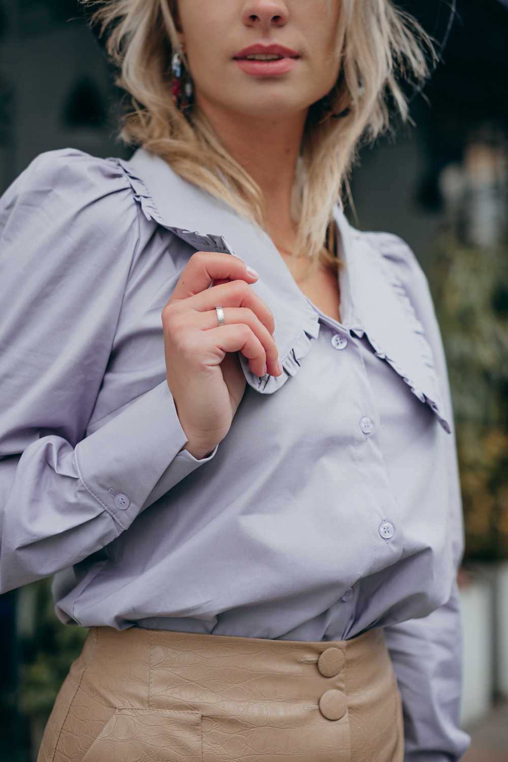 Round collar cotton blouse