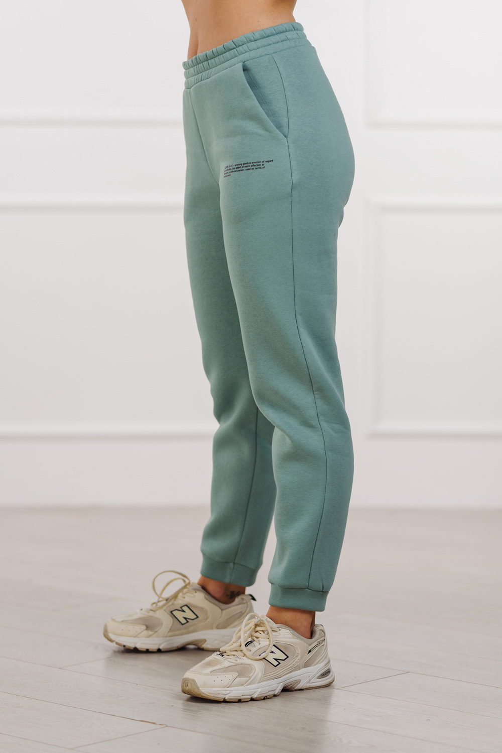 Спортивные брюки с надписью цвета Тифани