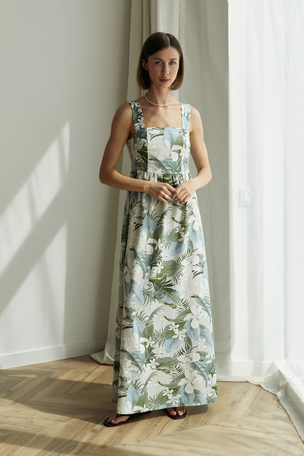 Однотонні vs принтовані сукні: як обрати свій стиль