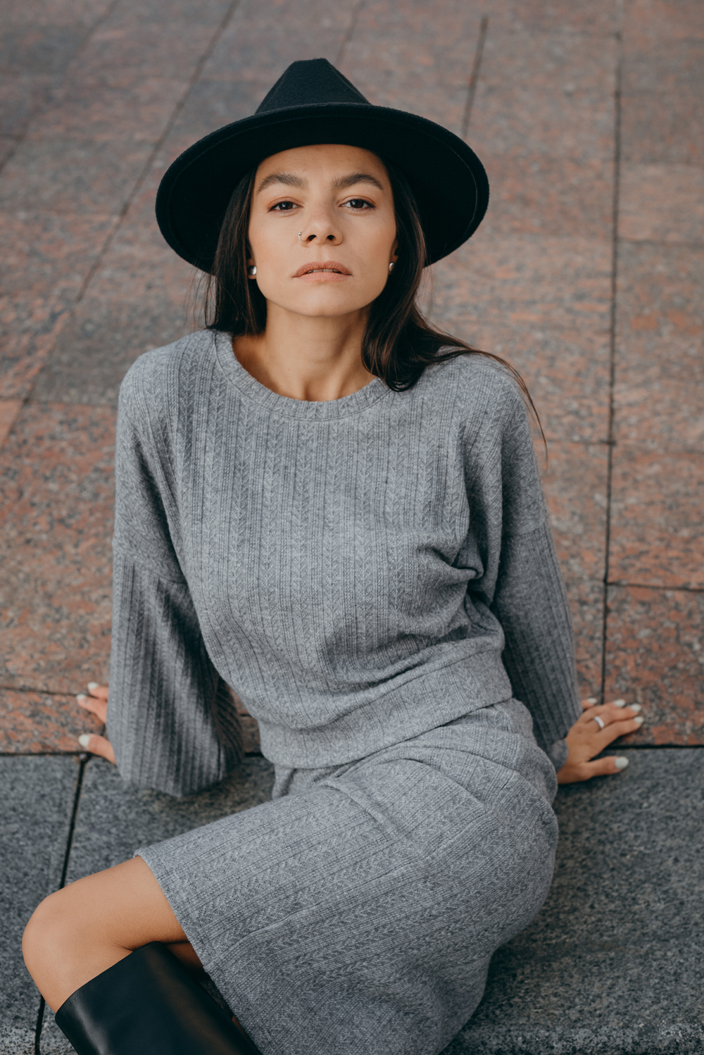 Gray sweater with puff sleeves