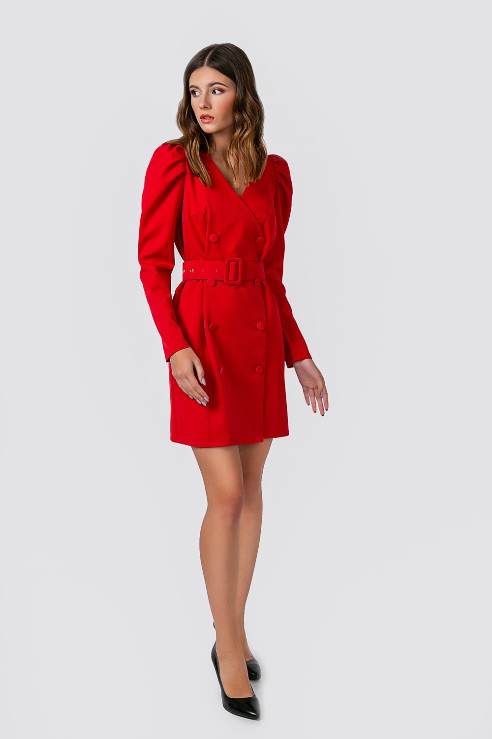 Красное платье-пиджак с поясом