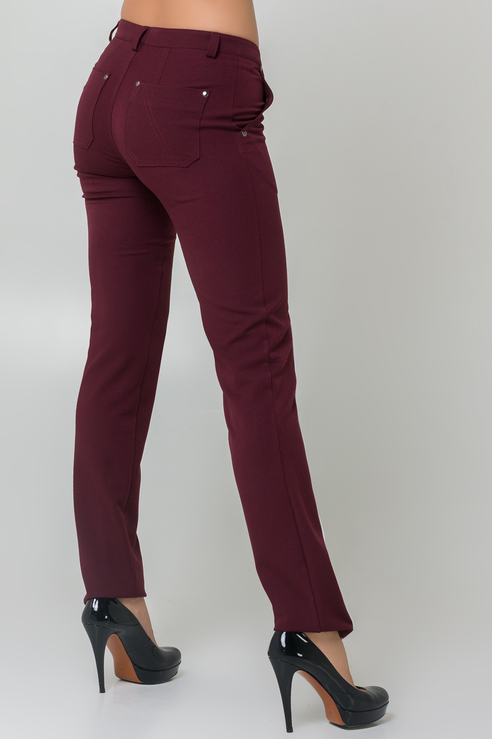 Trousers with stripes in burgundy