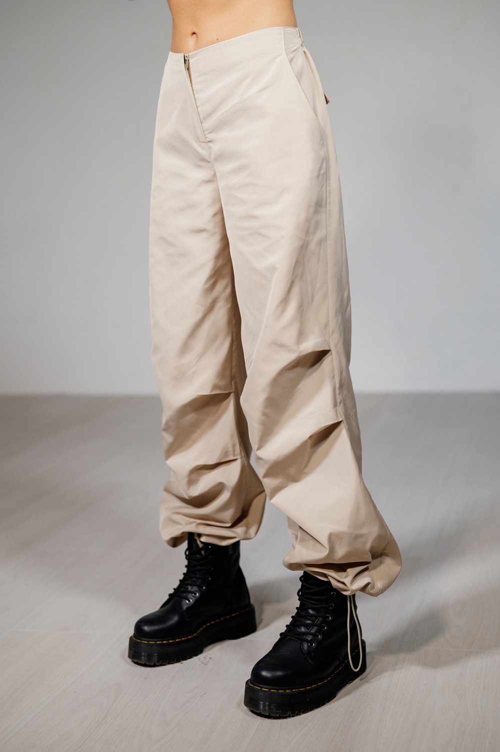 Oversize штани-карго в кольорі беж