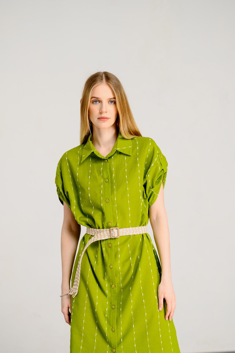 Оливкова сукня-халат вільного крою