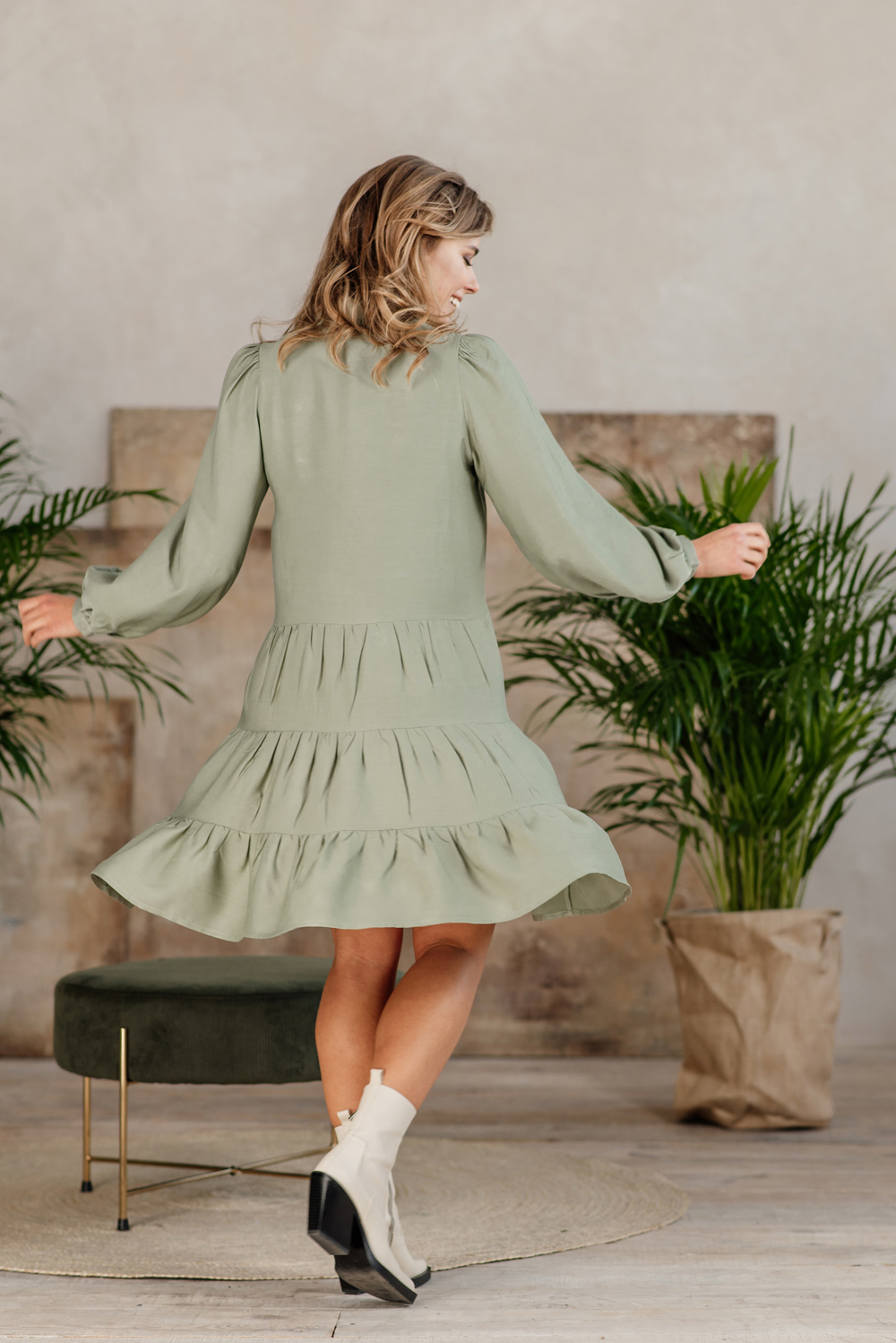 Pistachio dress with buttons