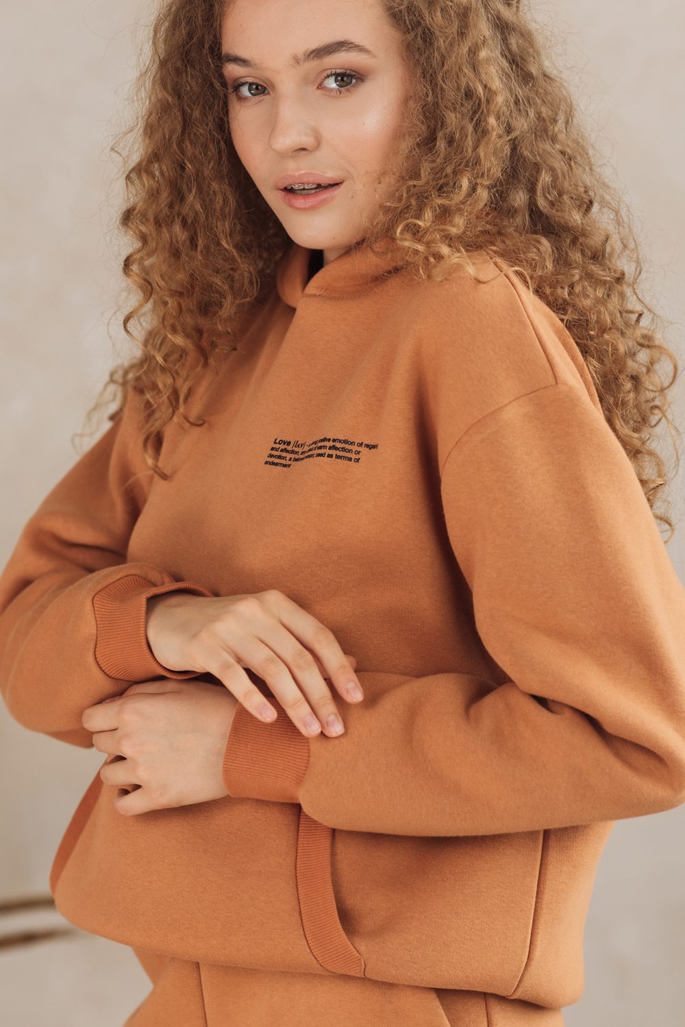 Caramel sweatshirt with slogan