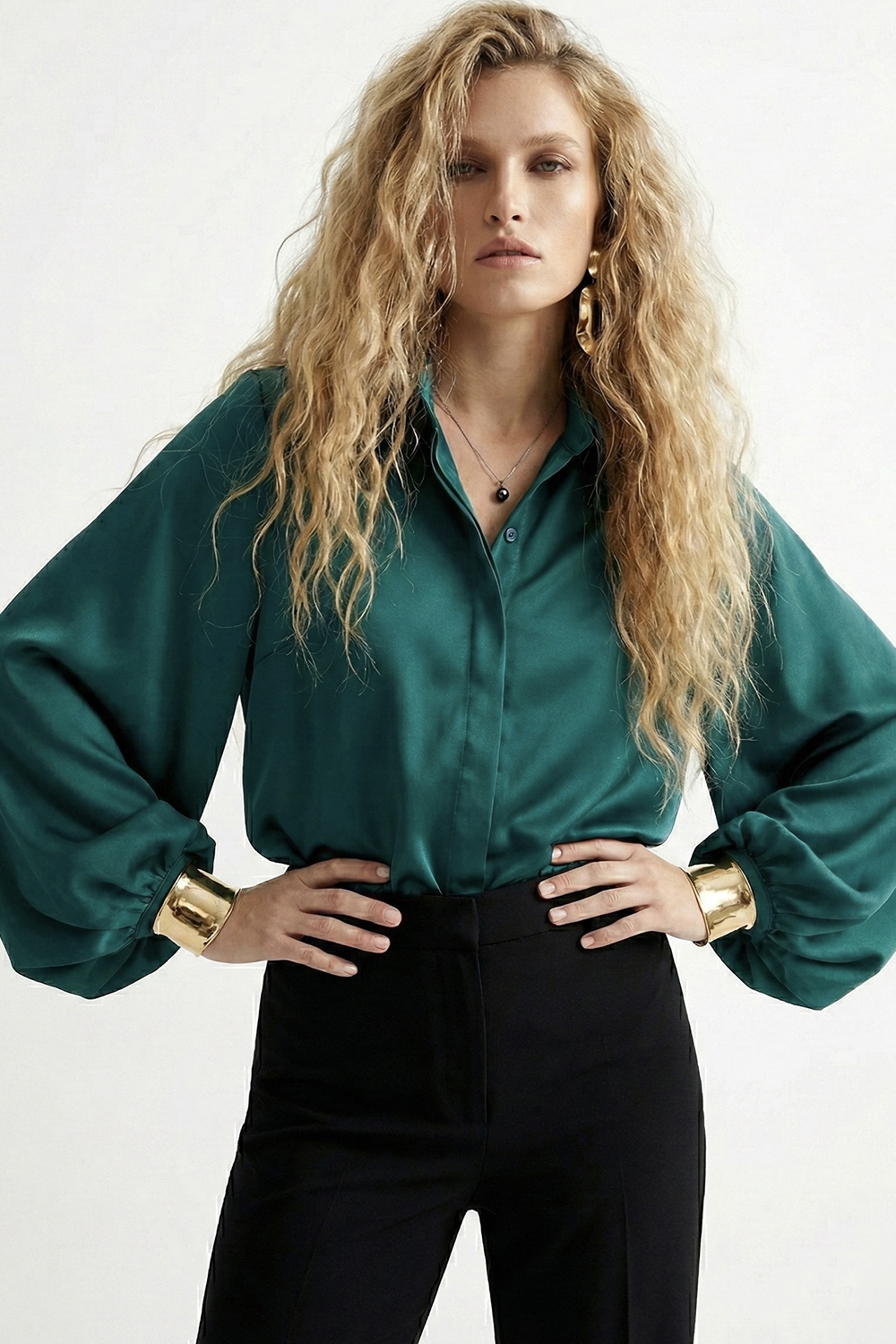 Green loose blouse with puff sleeves