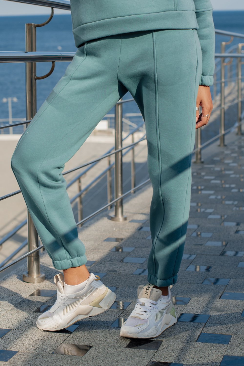 Sporty jogger trousers with studs