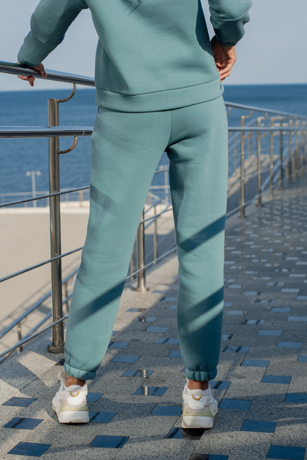 Sporty jogger trousers with studs