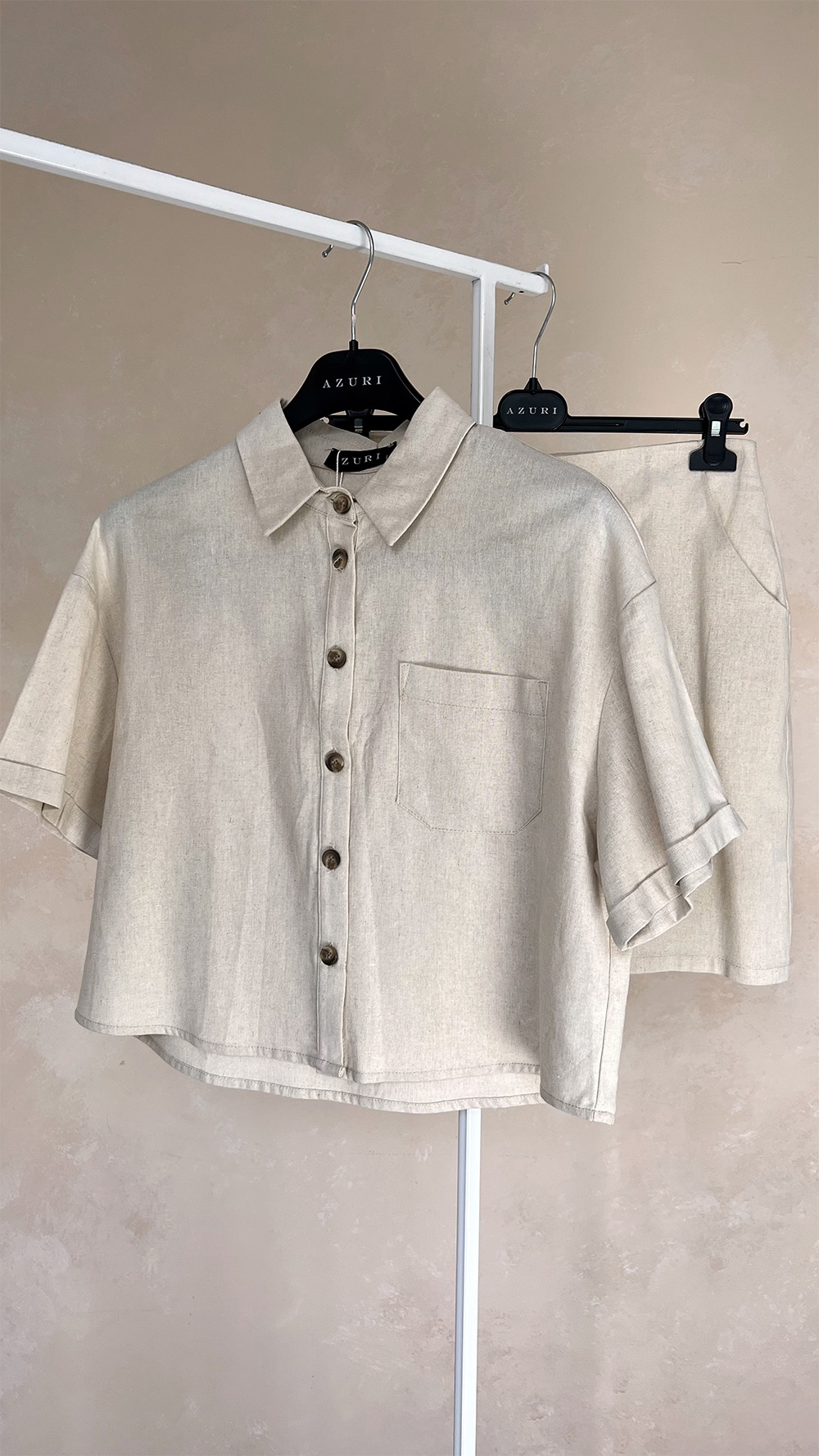 Linen suit in Ivory