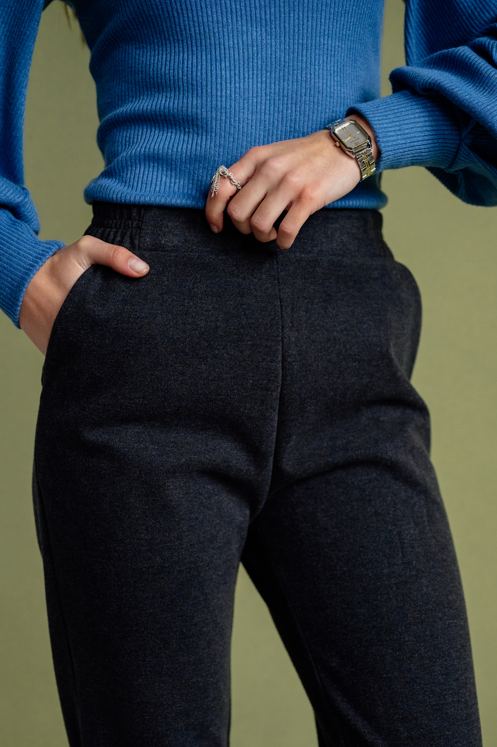 Синие брюки из теплого трикотажа 
