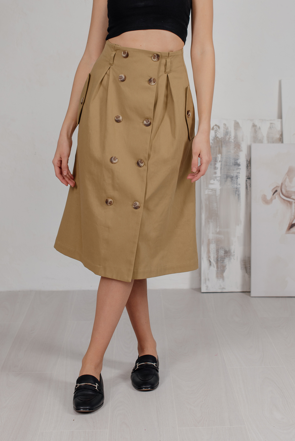 Buttoned midi skirt in safari style
