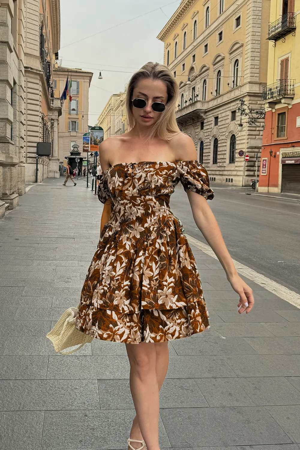 Як носити коротку сукню для будь-якої нагоди