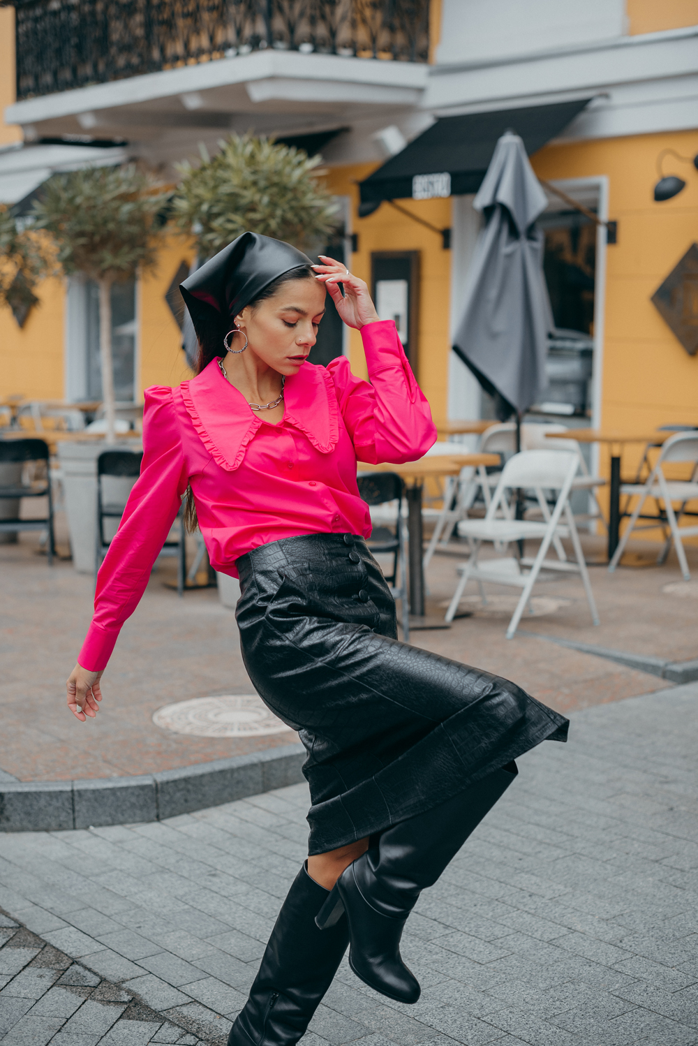 Fuchsia shirt with large collar