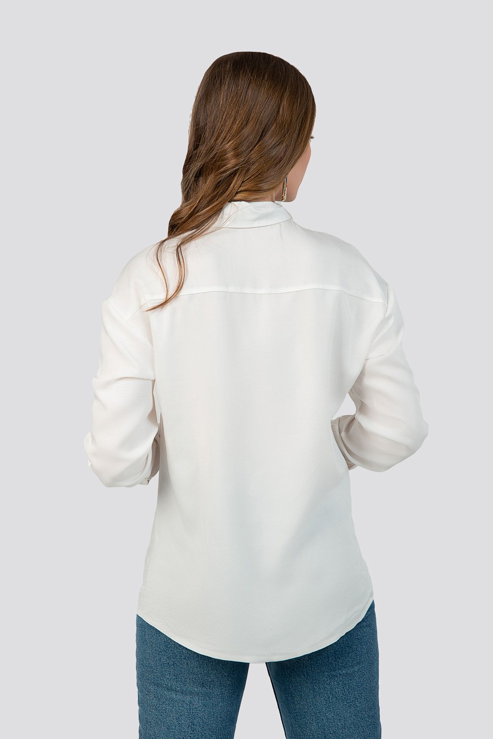 Loose fitting shirt with a patch pocket