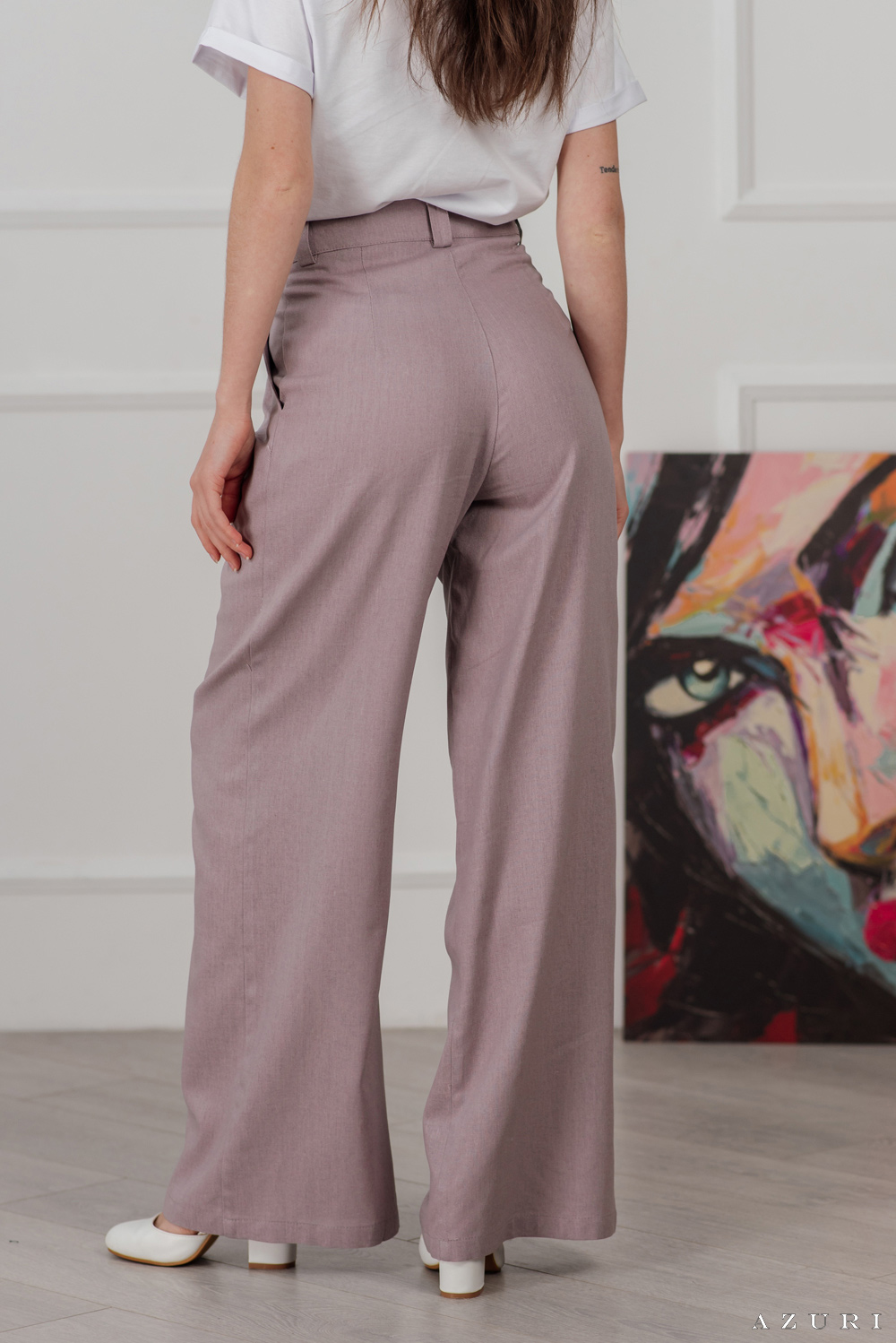 Linen trousers with wide leg and tucks