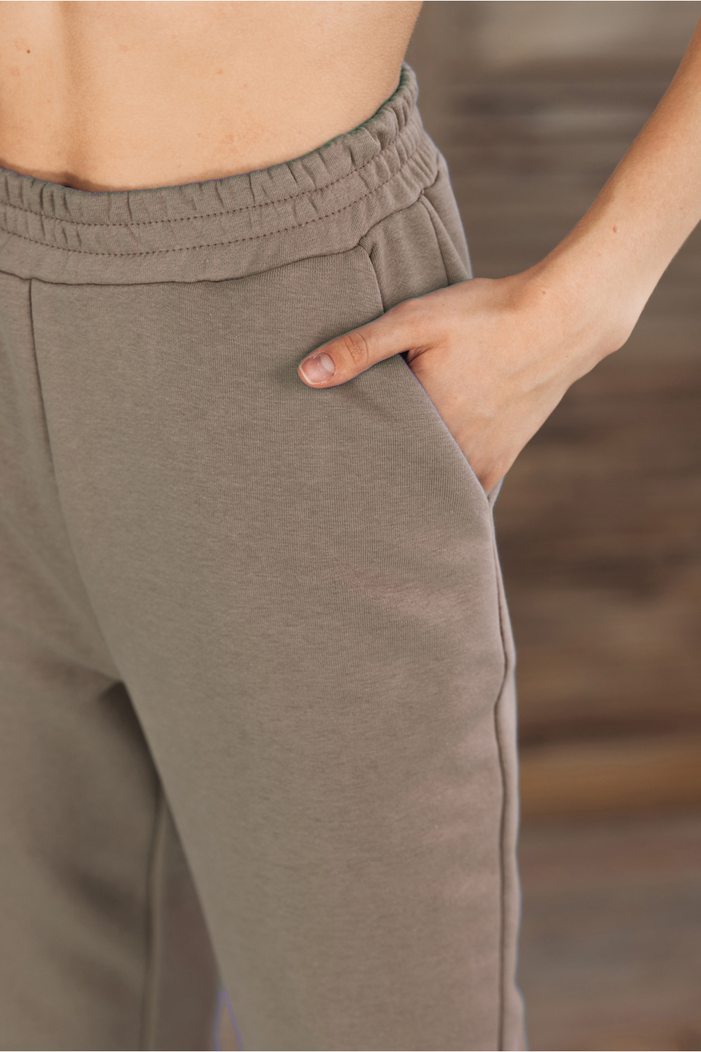 Beige elasticated sweatpants