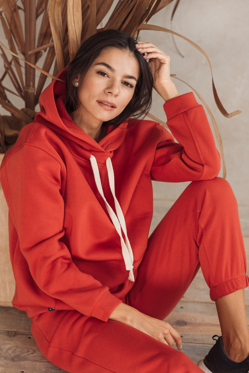 Sweatshirt with hood and kangaroo pocket