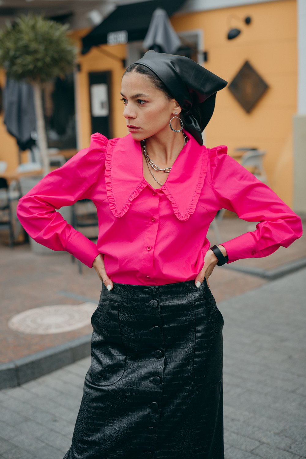 Fuchsia shirt with large collar