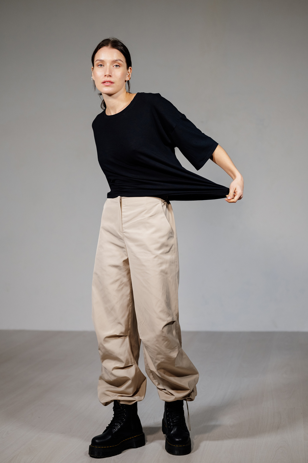 Oversize Cargo Pants in Beige