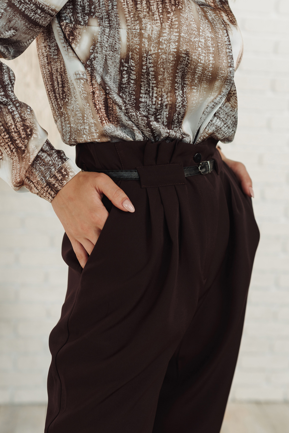 Chocolate color pants with pockets