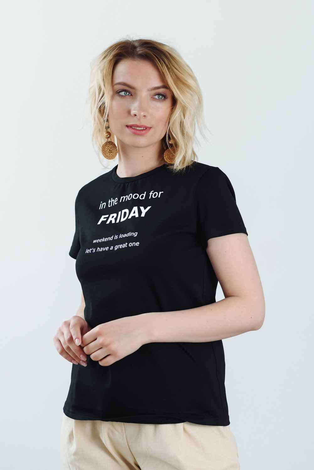 Черная футболка “Friday”