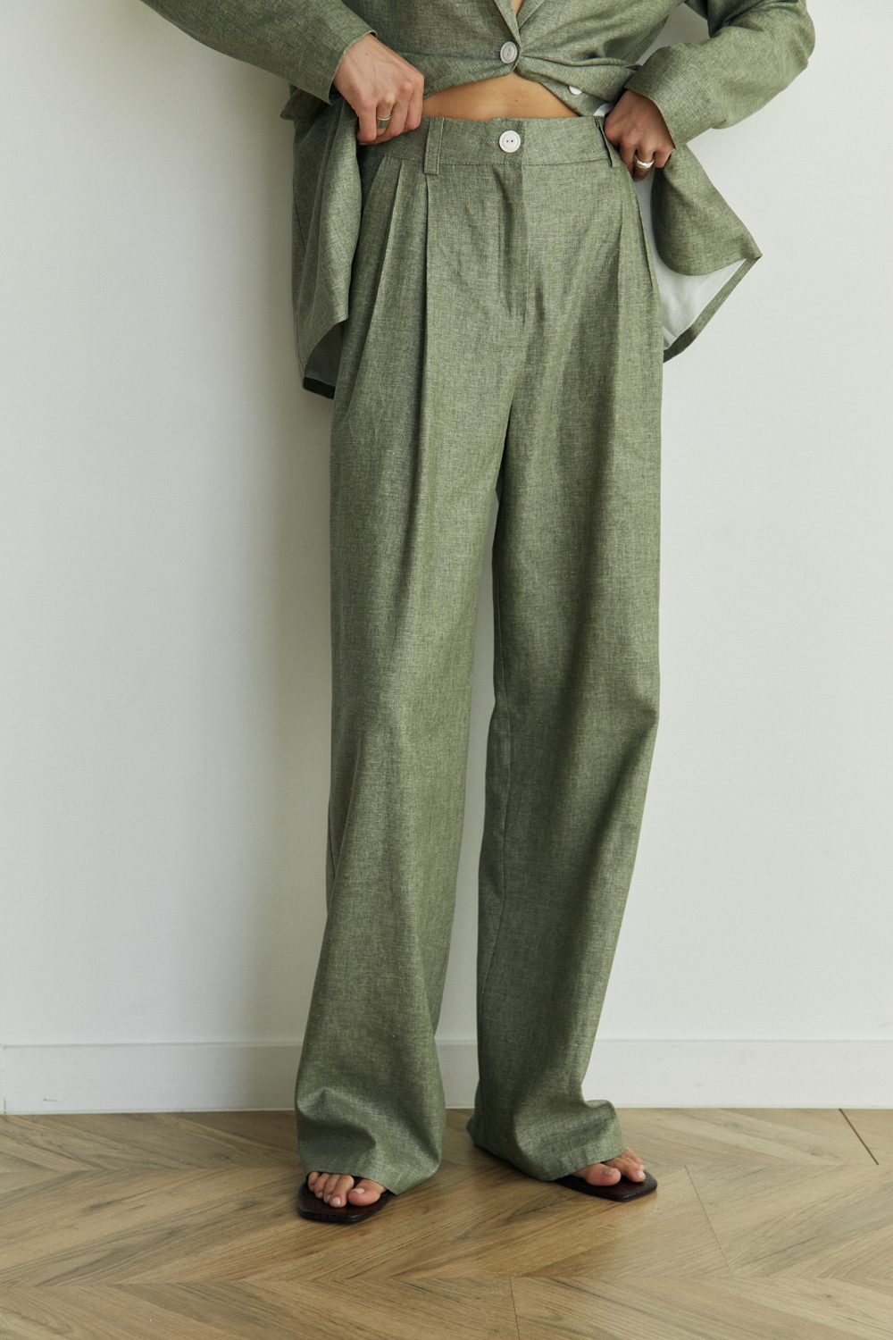 Wide-leg linen trousers in olive color