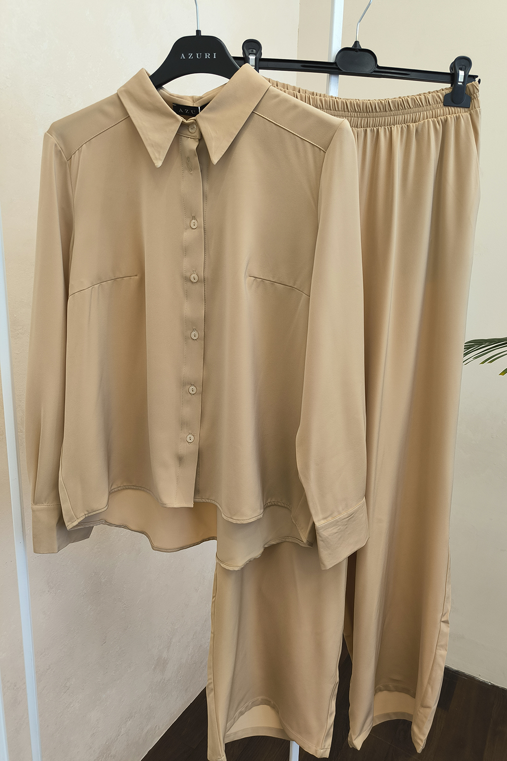 Sand silk suit