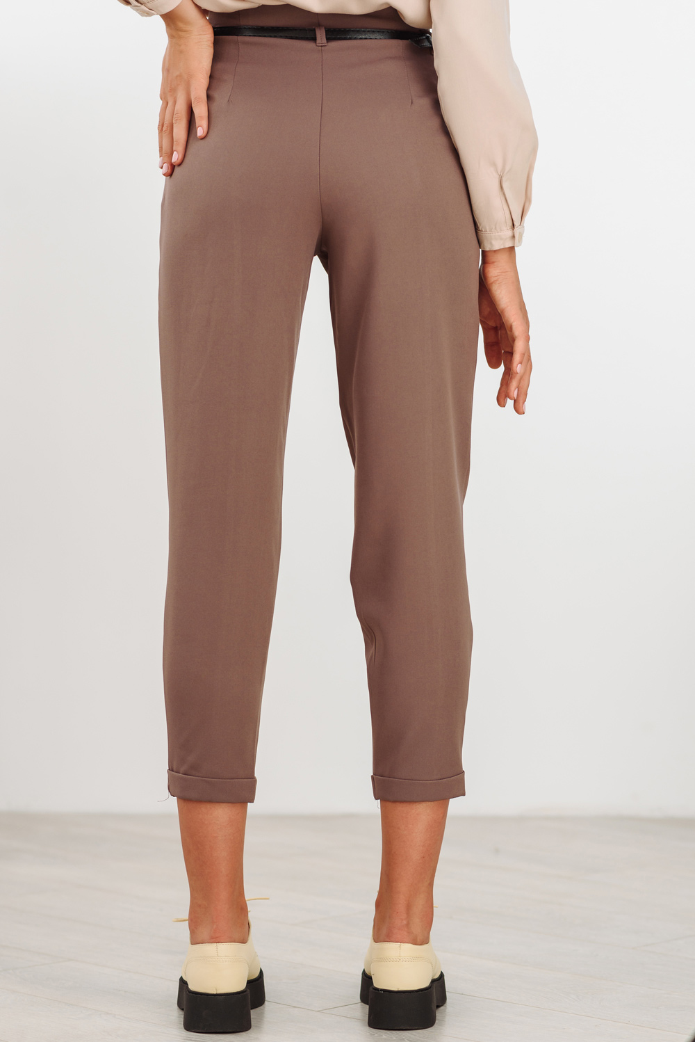 High waist trousers with belt