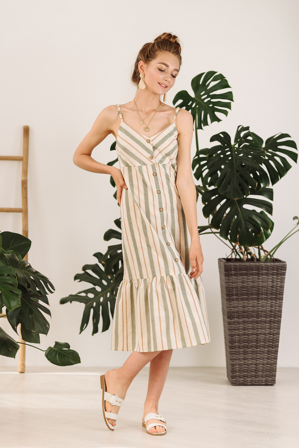 Striped linen dress with buttons