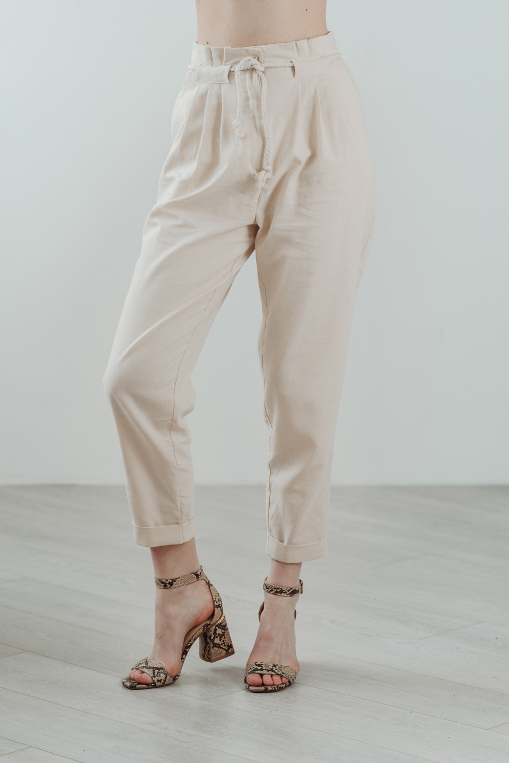 Linen pants with pockets and ties