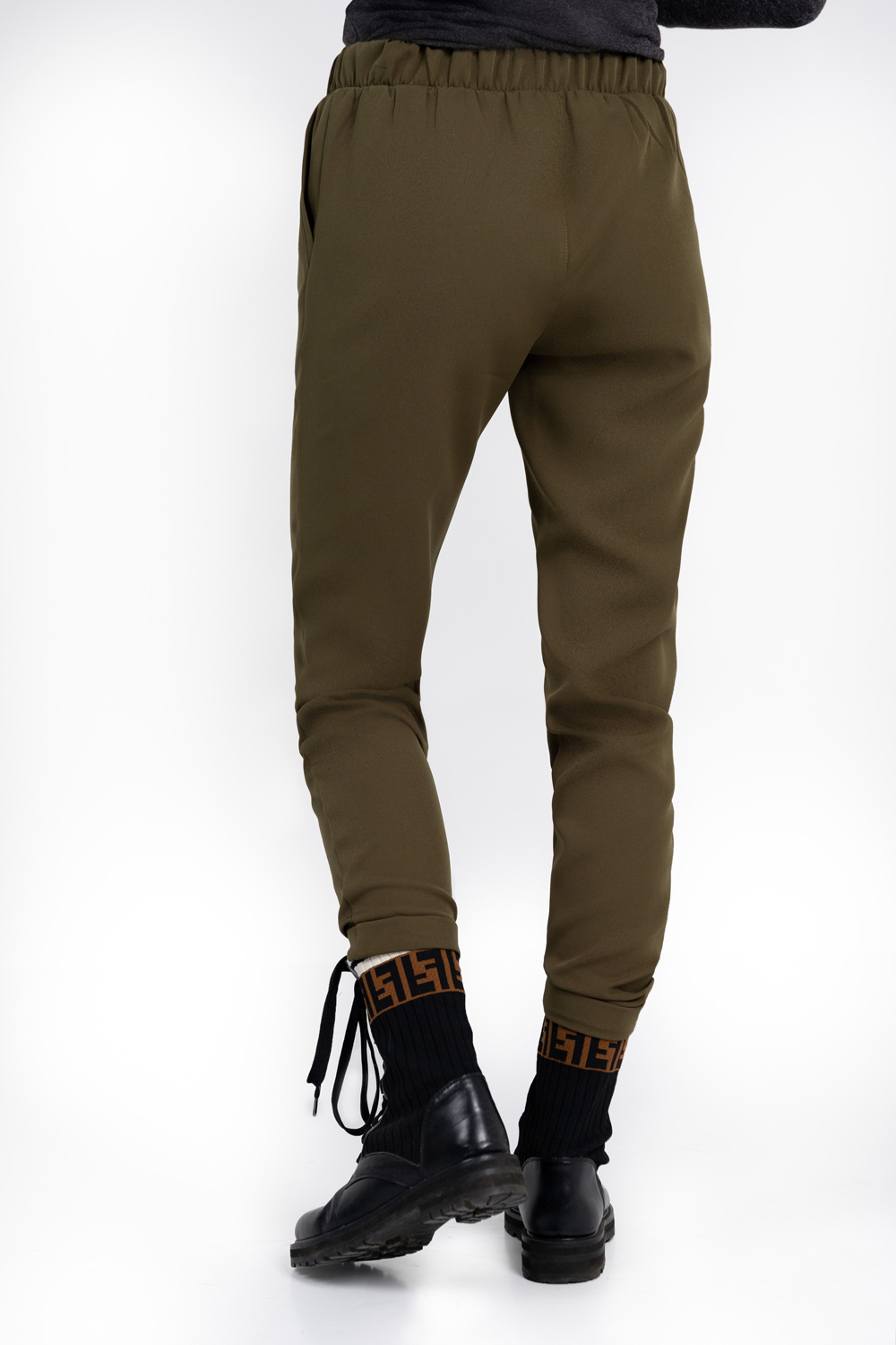 Khaki trousers with elastic