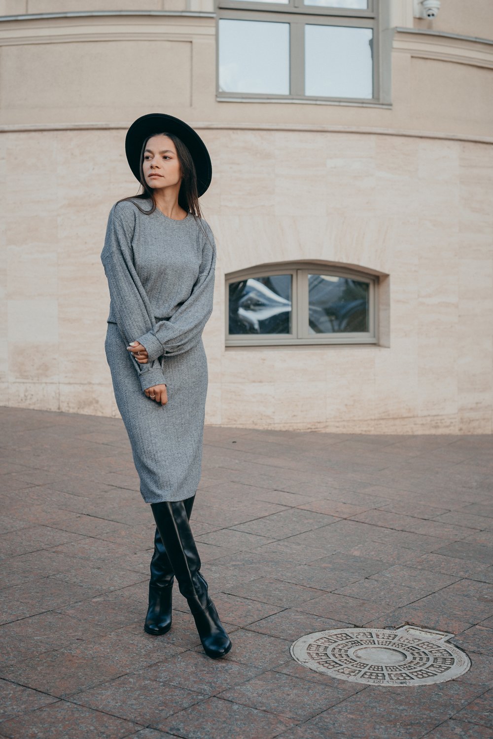 Gray sweater with puff sleeves