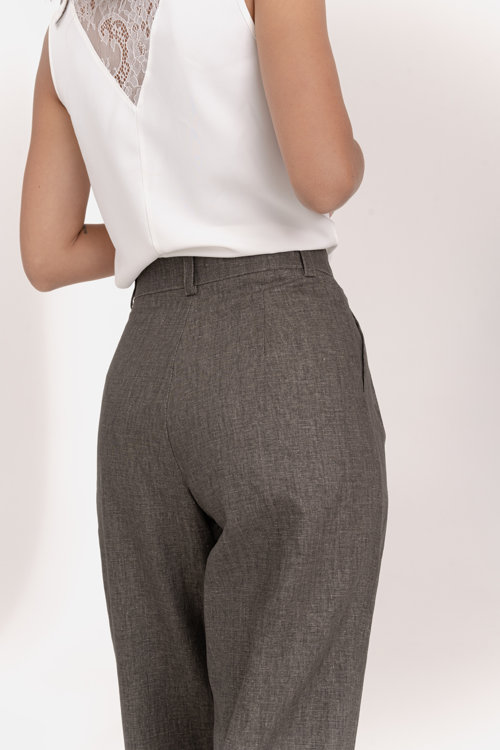 Wide linen trousers in Hazelnut color