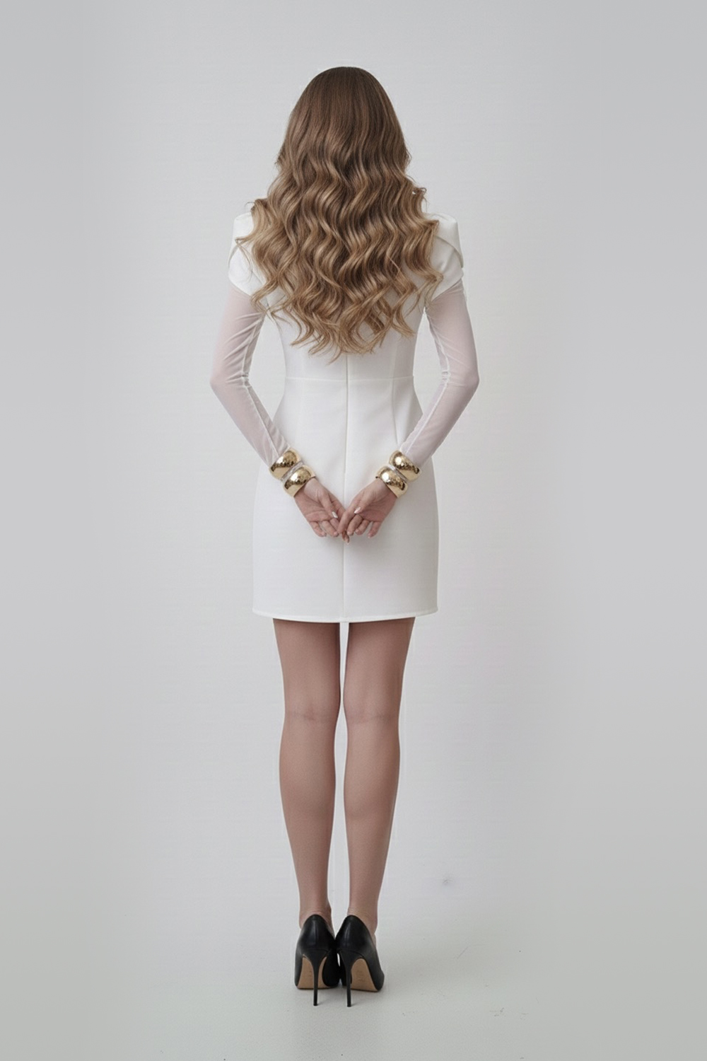 Молочное платье с юбкой-трапецией