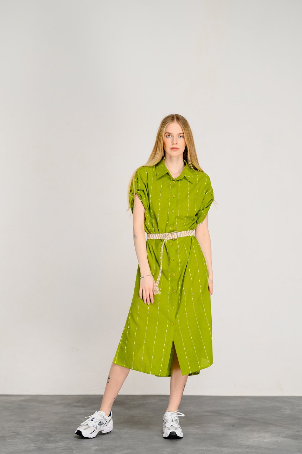 Оливкова сукня-халат вільного крою