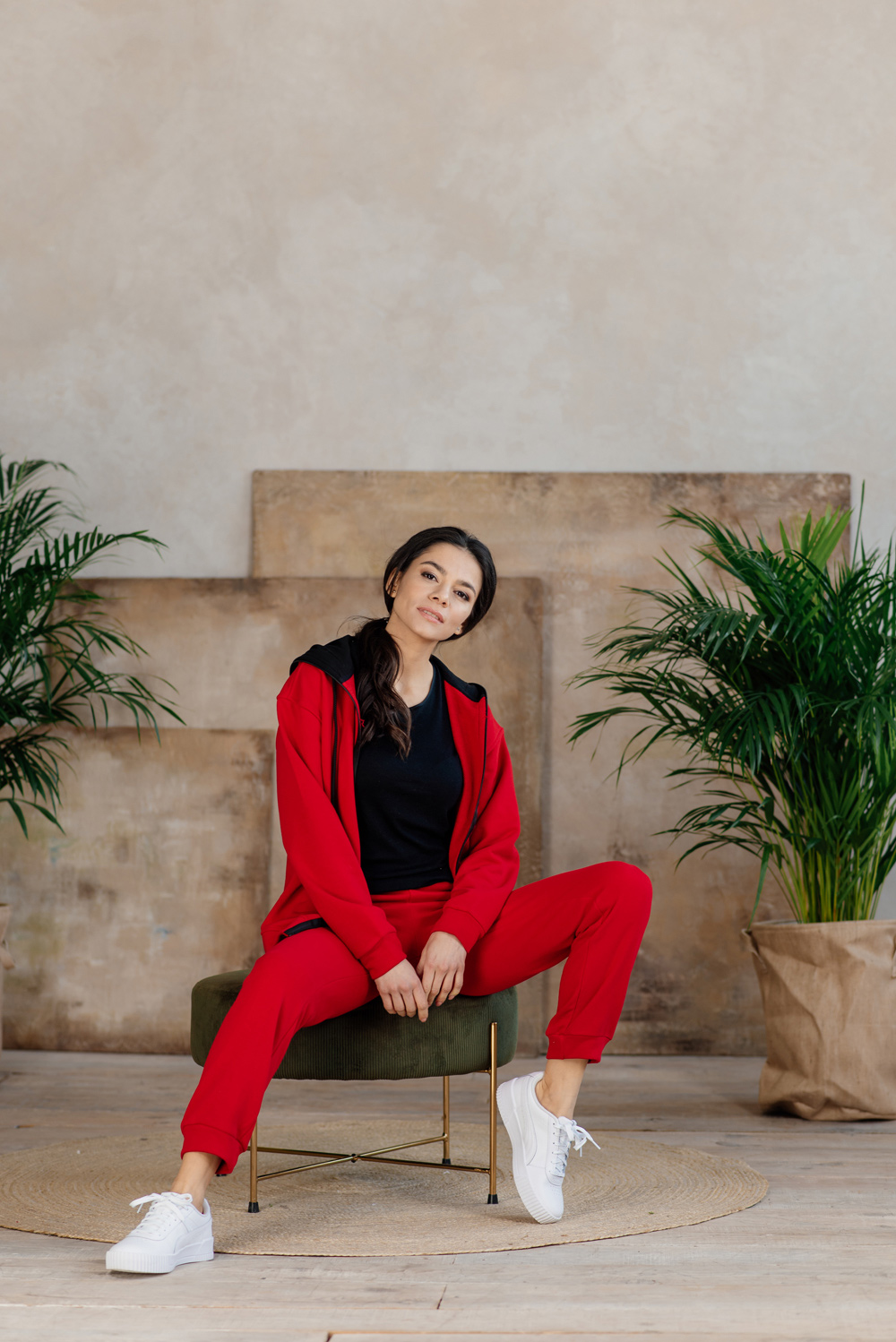 Red zipped sweatshirt