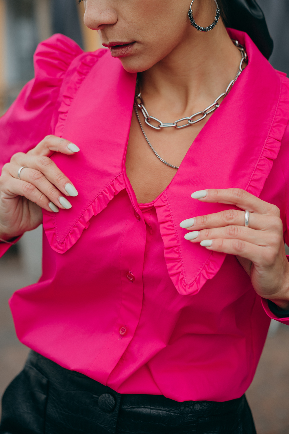 Fuchsia shirt with large collar