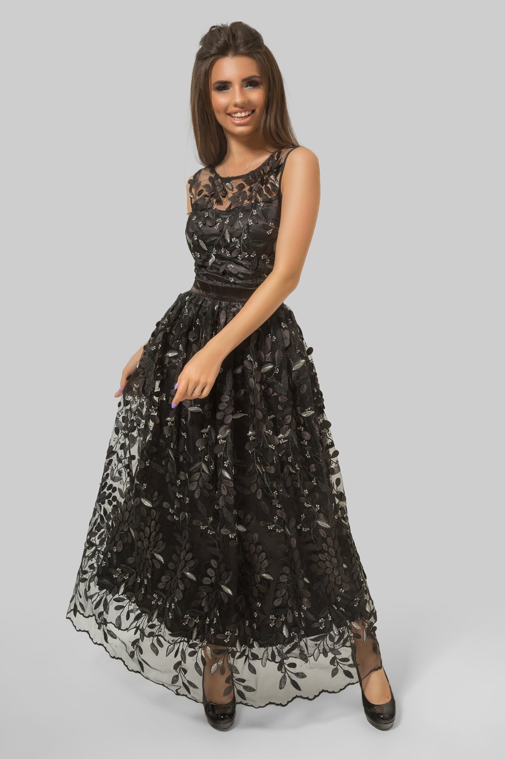 Вечернее платье в пол в черном цвете
