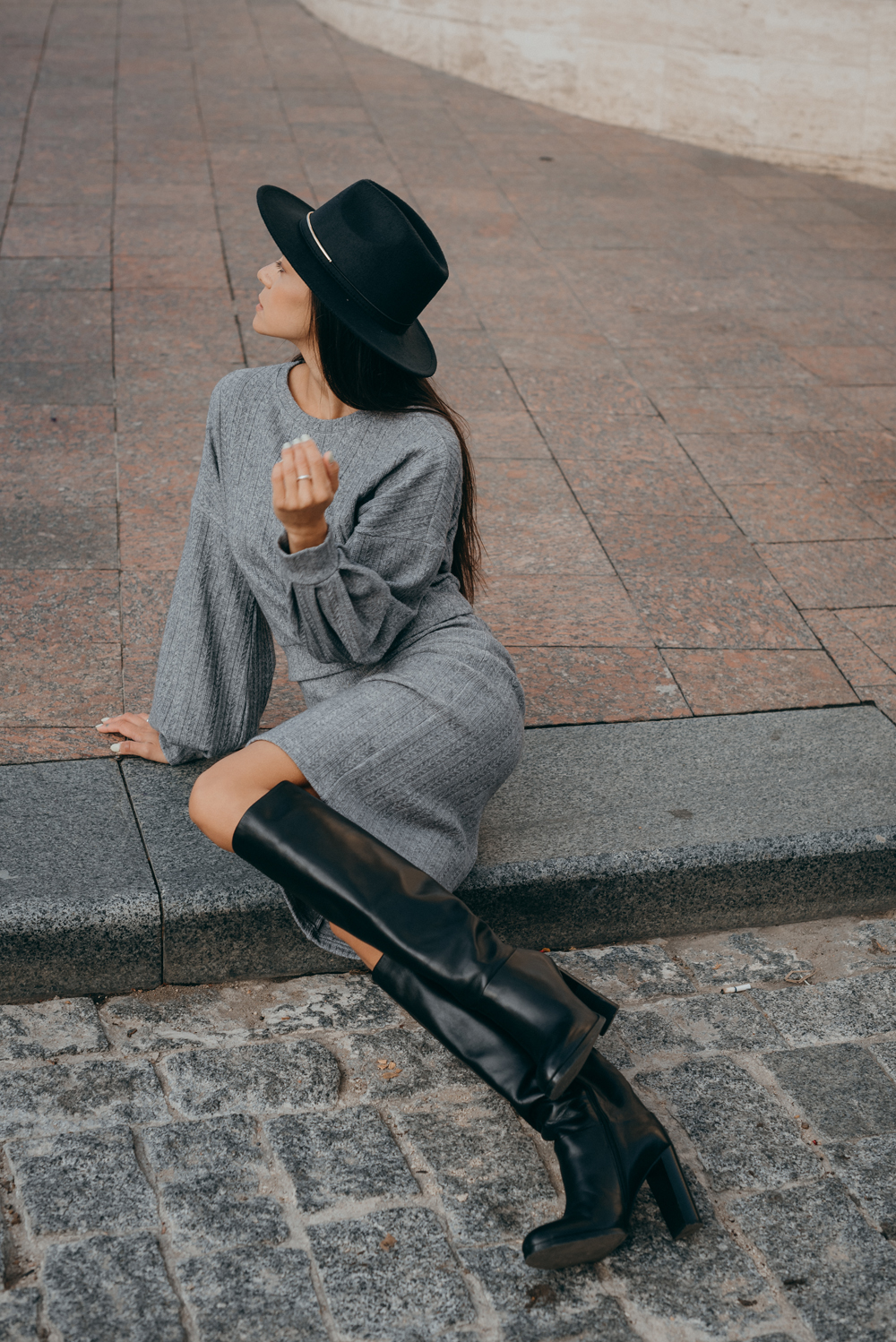 Gray sweater with puff sleeves