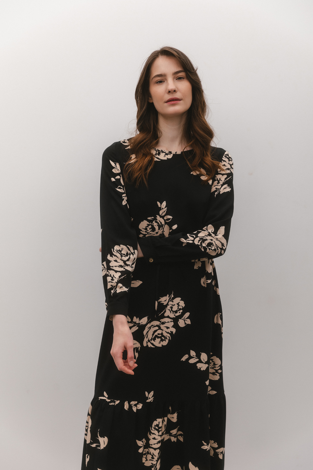 Floral print midi dress in gold tone