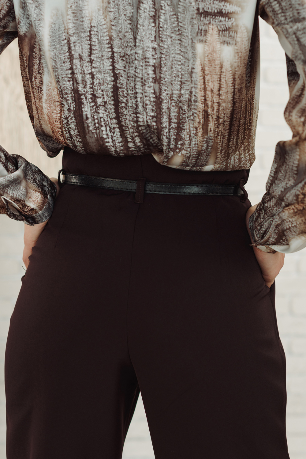 Chocolate color pants with pockets